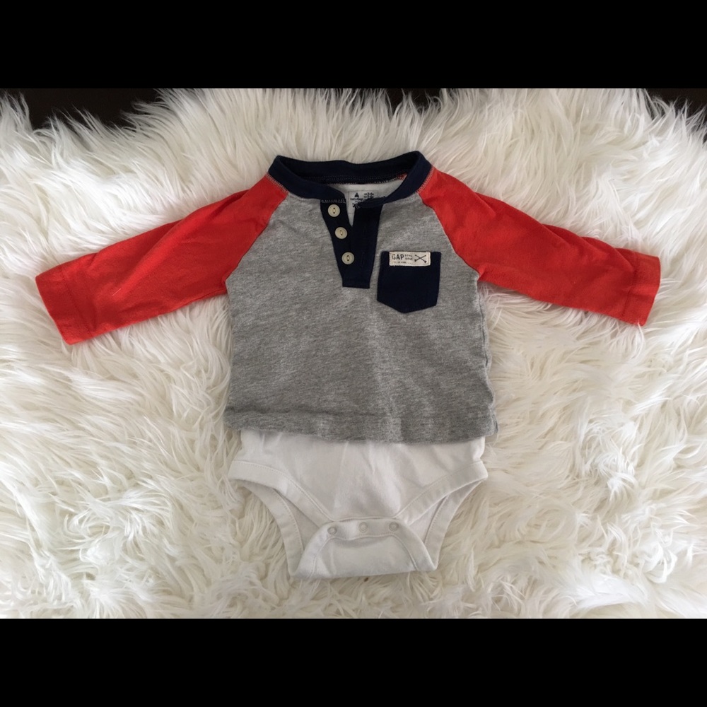 Baby gap 3-6M onesie shirt